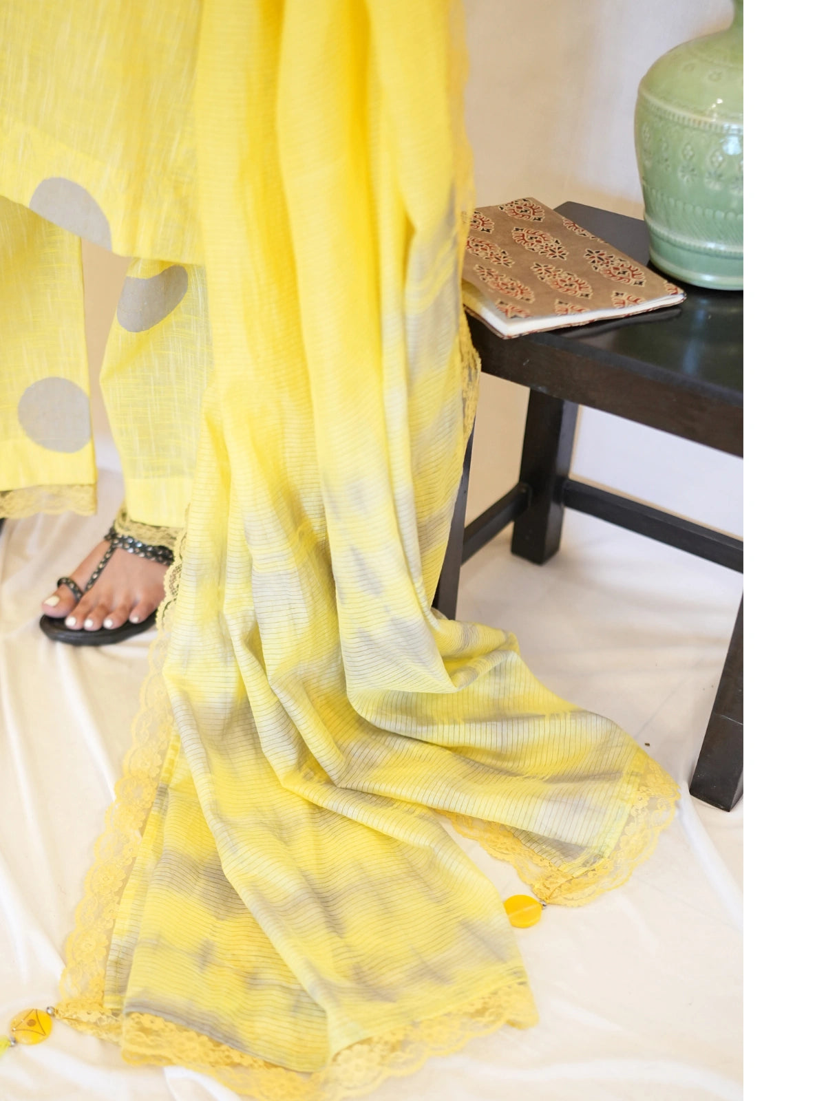 B I N D I β πΎβππ‘π‘π πππππ Dupatta