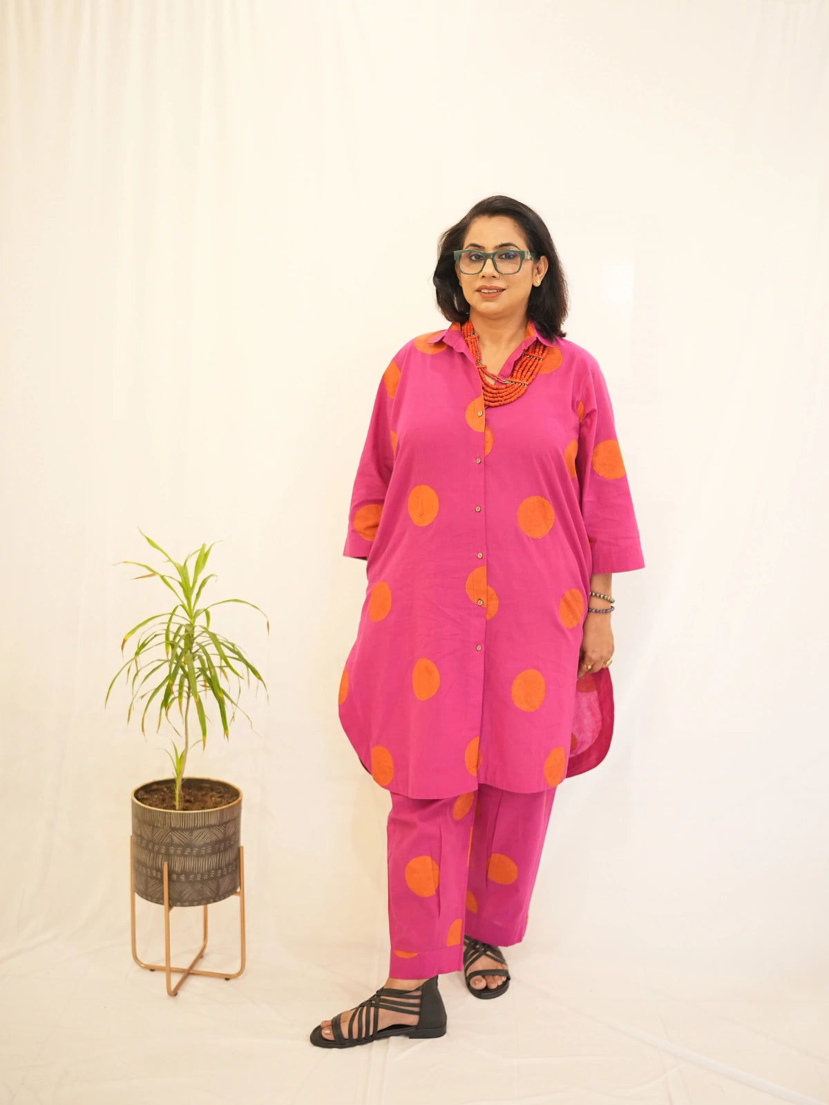 B I N D I – 𝑅𝑎𝑛𝑖 𝑃𝑖𝑛𝑘 Kurta