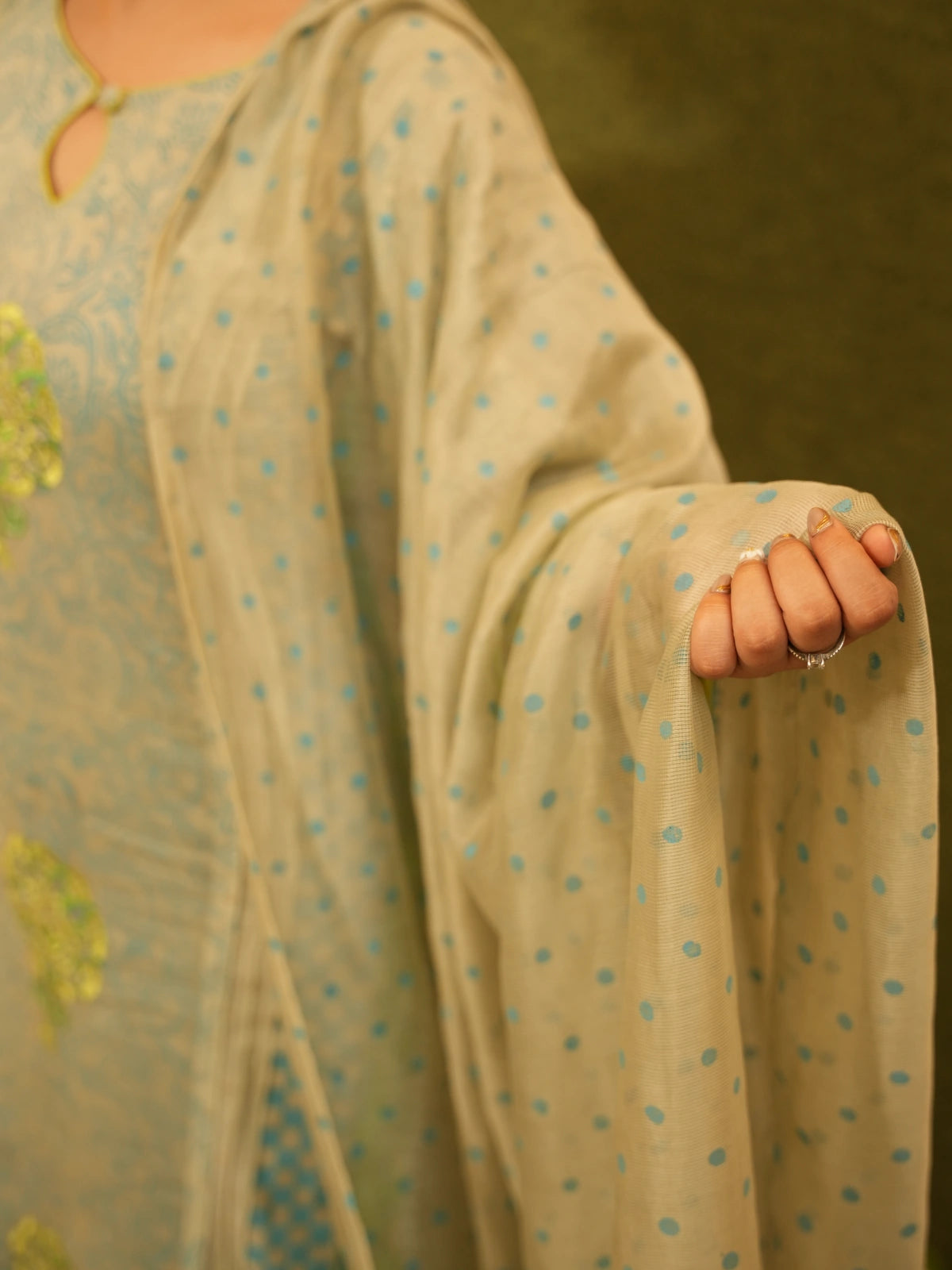 G U L Z A R – 𝐷ℎ𝑢𝑠𝑎𝑖𝑙𝑎 <br>Dupatta