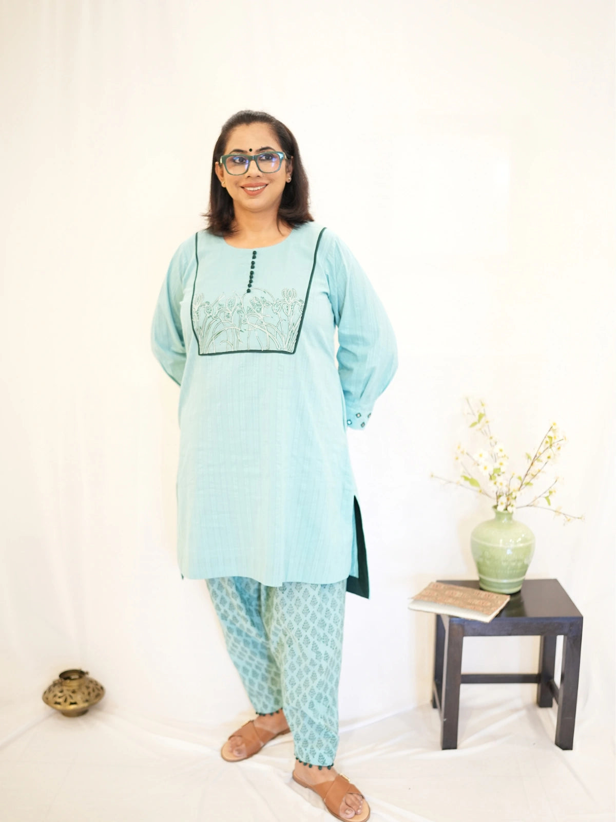 S H E E S H A – 𝑀𝑖𝑛𝑡 𝐵𝑙𝑢𝑒 Kurta