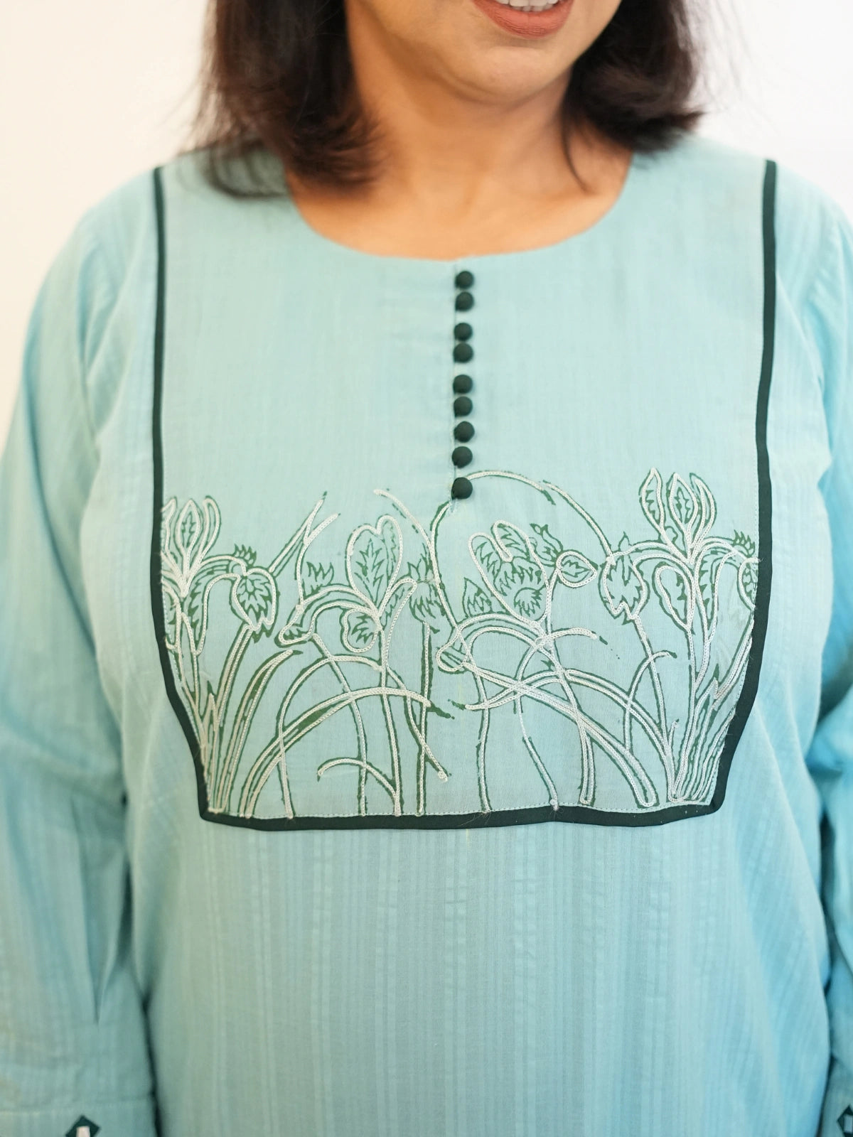 S H E E S H A – 𝑀𝑖𝑛𝑡 𝐵𝑙𝑢𝑒 Kurta