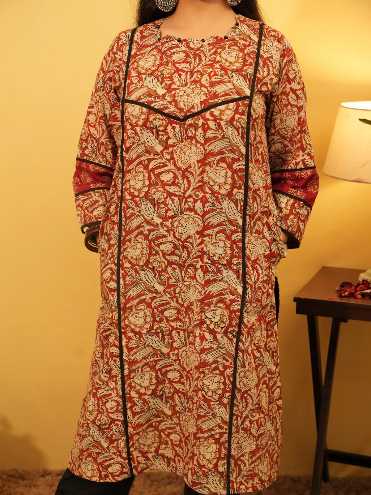 C H O K H I – 𝑆𝑢𝑟𝑘ℎ Kurta