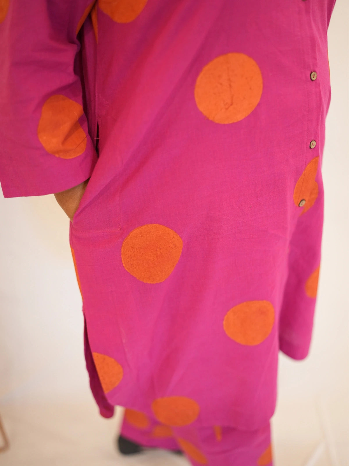 B I N D I – 𝑅𝑎𝑛𝑖 𝑃𝑖𝑛𝑘 Kurta