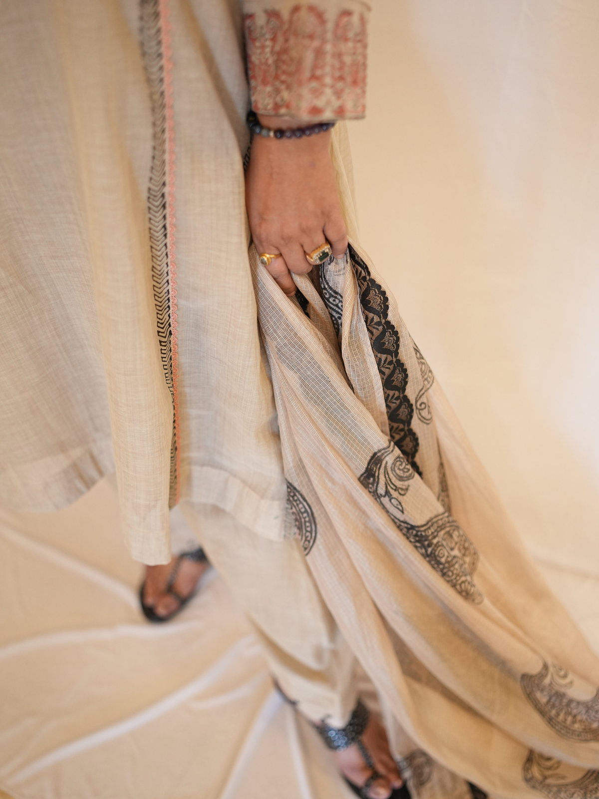 S A U N D H A – 𝑀𝑖𝑡𝑡𝑖 Dupatta